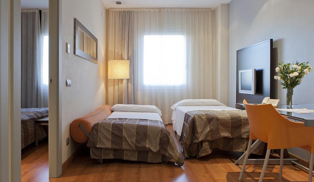 Apartamentos Vertice Sevilla Aljarafe Bormujos Dış mekan fotoğraf