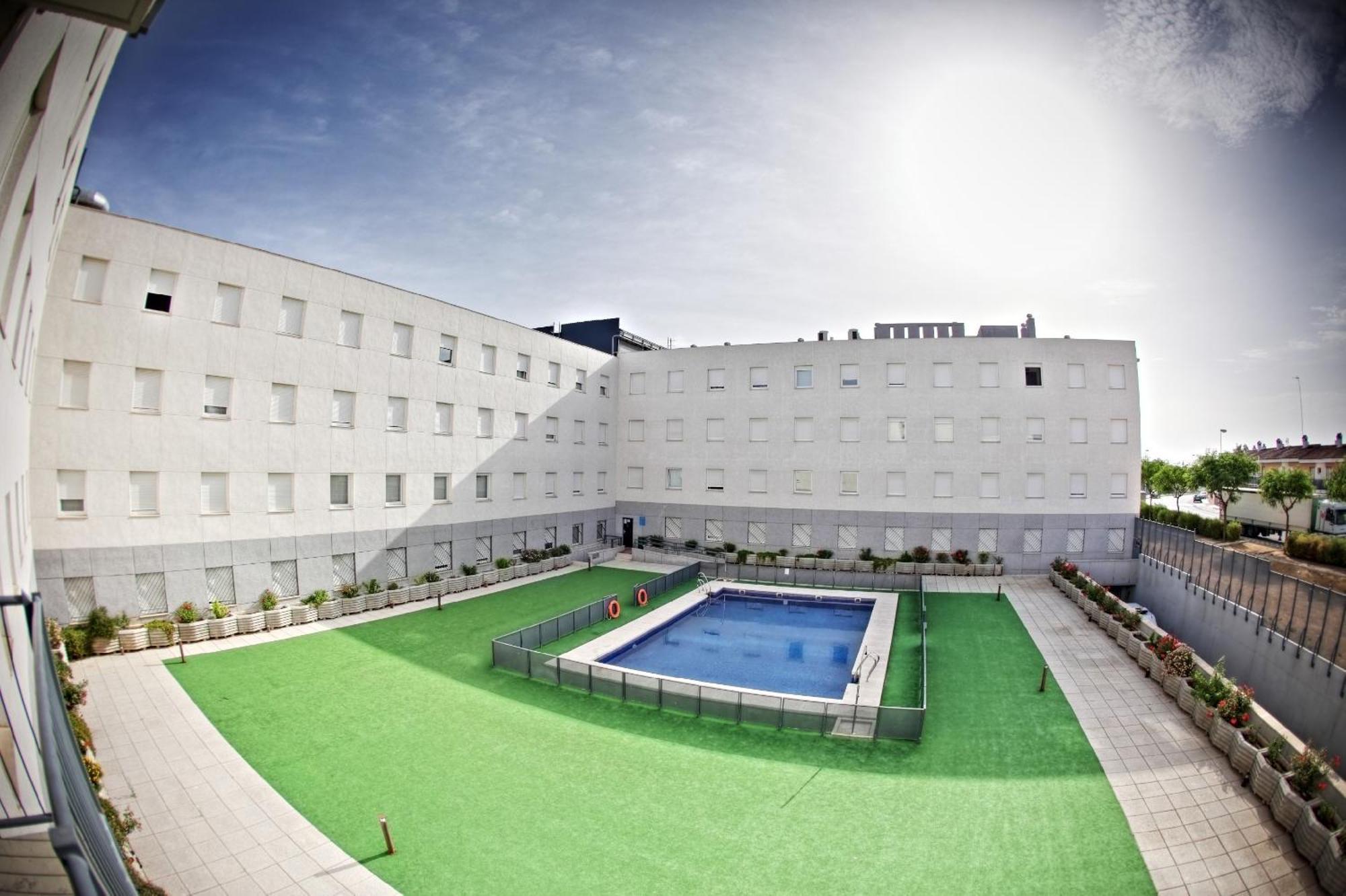 Apartamentos Vertice Sevilla Aljarafe Bormujos Dış mekan fotoğraf